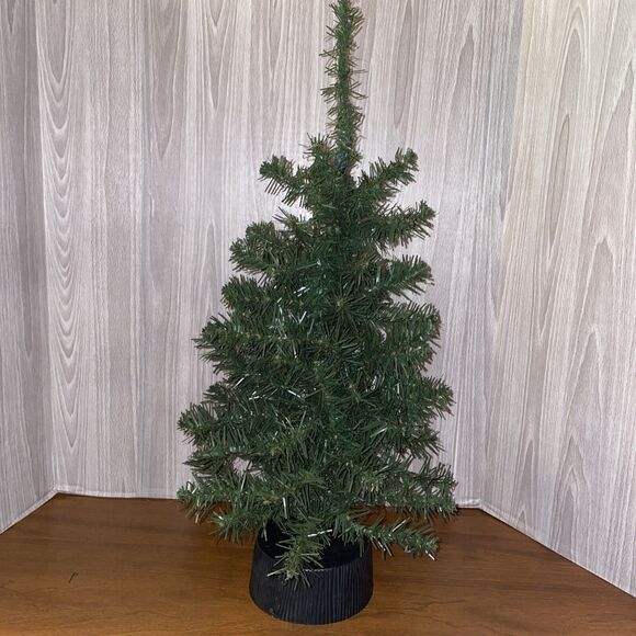 Miniature 24” Christmas Tree Incl. 14 Ornaments Skirt And Red Star Topper - Picture 10 of 10